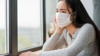 敏感肌が春に直面するトラブル対策！花粉やPM2.5から肌を守るには？バリアコスメも紹介